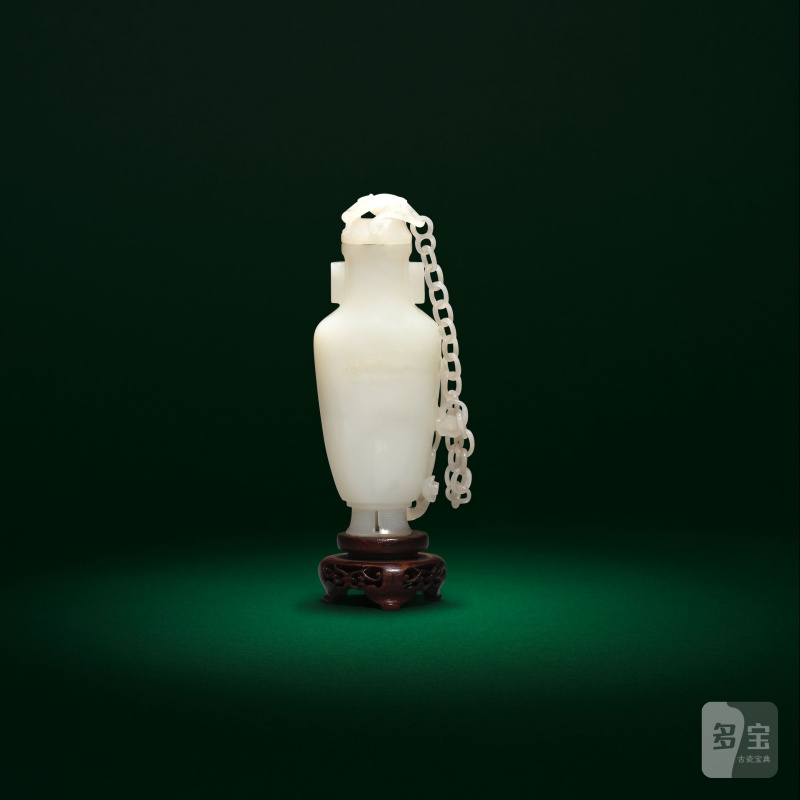 晚清/民國 白玉雕螭龍紋帶鏈蓋瓶 | A WHITE JADE 'CHILONG' VASE AND CHAINED COVER - 图2